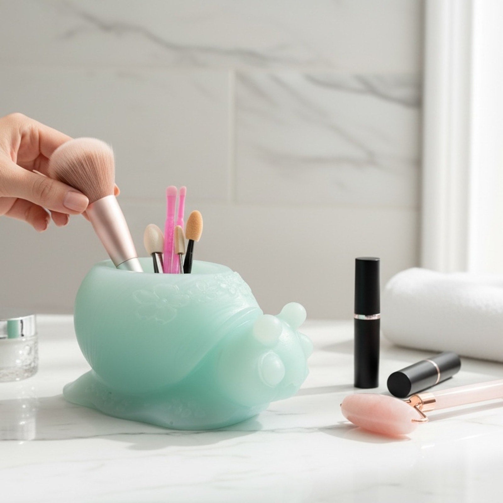 Snail Makeup Brush Holder Resin Organizer Cute Vanity Cup